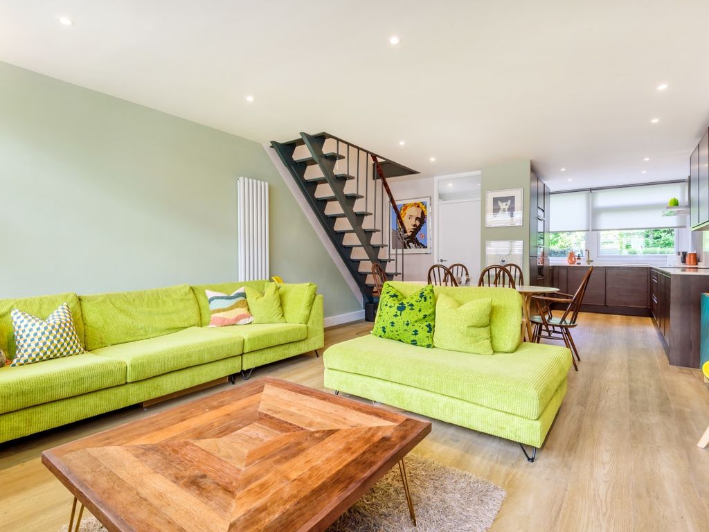 3 bed flat for sale in Tarnwood Park, London SE9 Zoopla