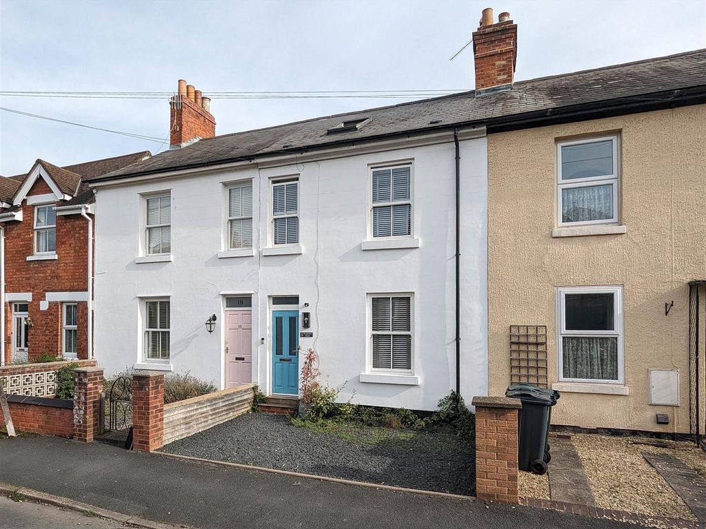 3 bed end terrace house for sale in Hampden Road, Malvern WR14, £
