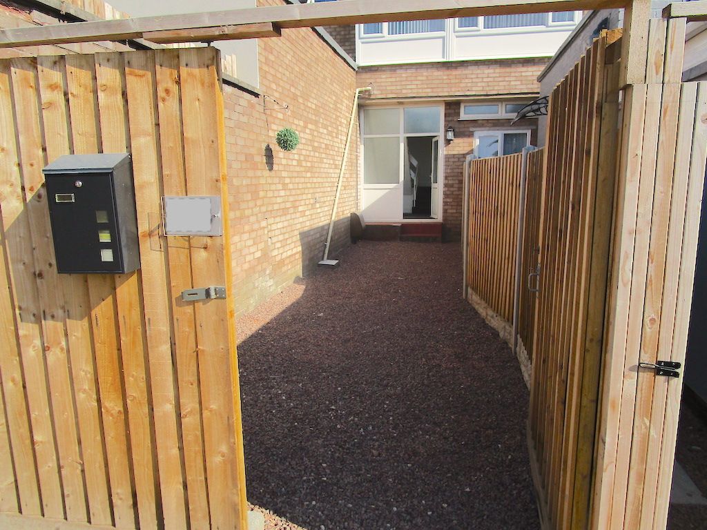 3 bed flat to rent in Sandringham Road, Wordsley DY8 Zoopla