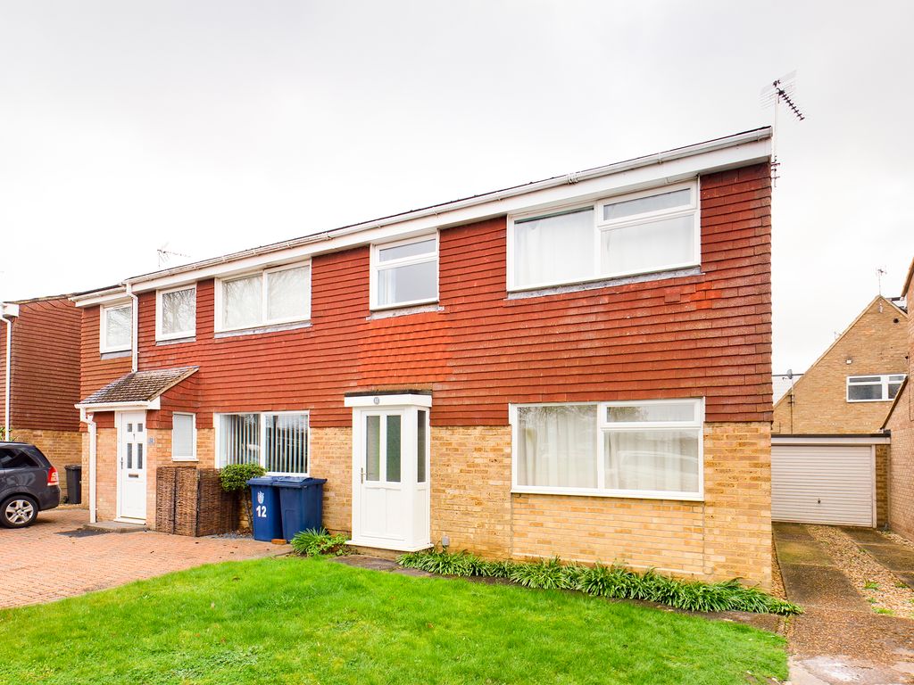 3 bed semidetached house for sale in Farmstead Close, Histon