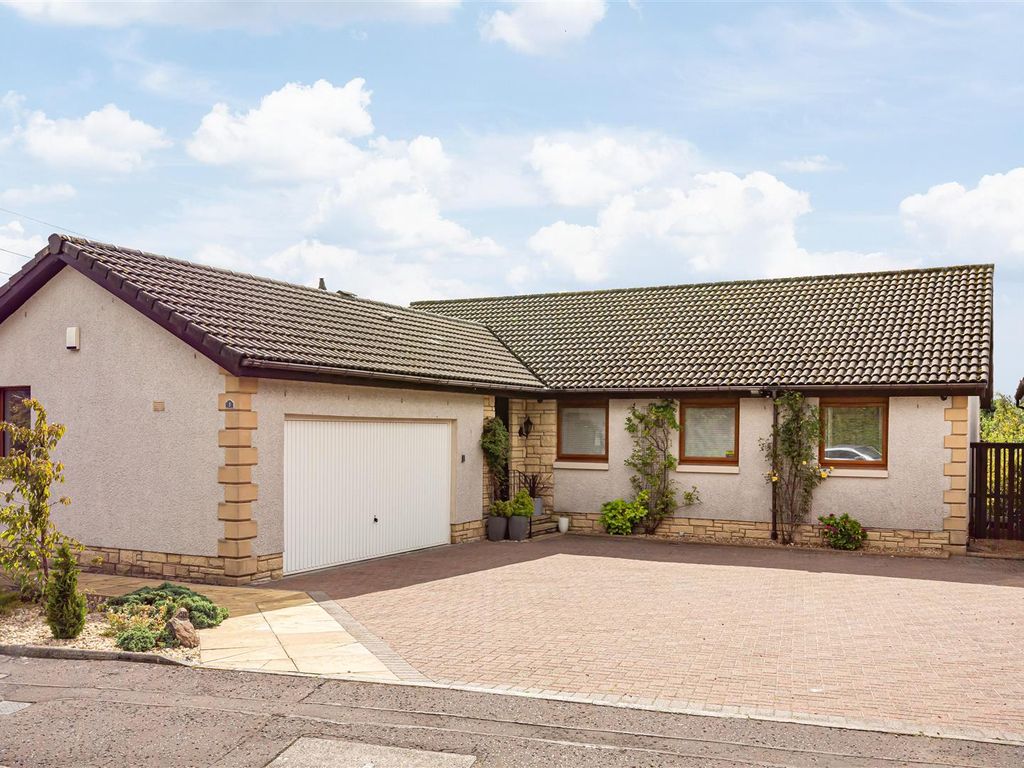 4 bed detached bungalow for sale in 3 Queen Margaret Fauld, Dunfermline