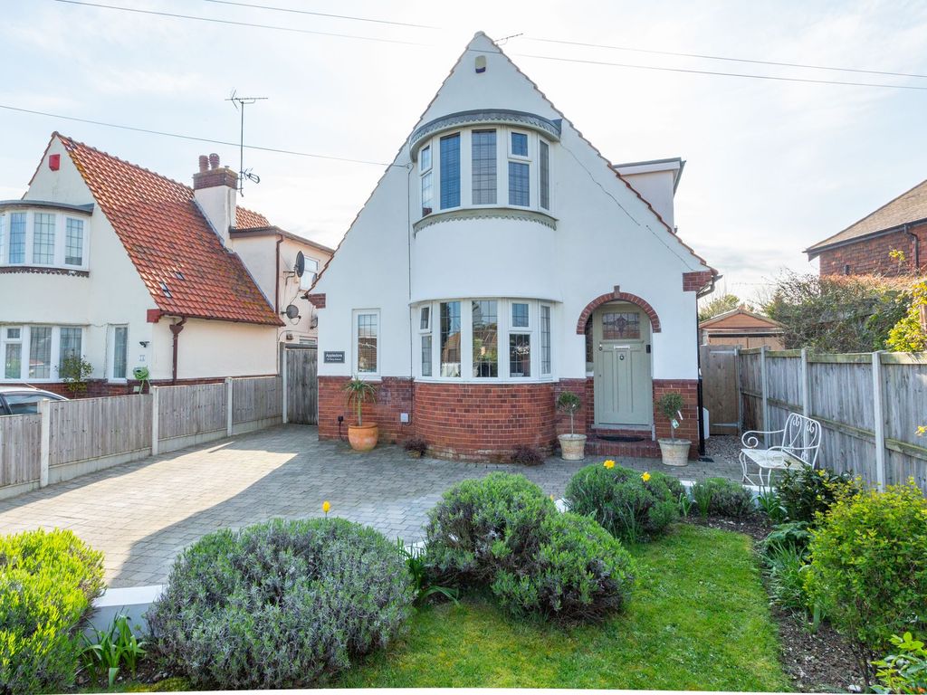 3 bed detached house for sale in Percy Avenue, Broadstairs CT10 Zoopla