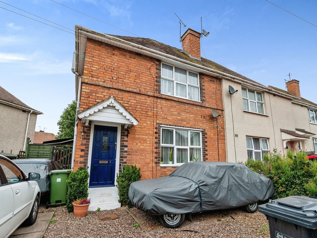 3 bed semidetached house for sale in Lilac Avenue, Worcester WR4, £