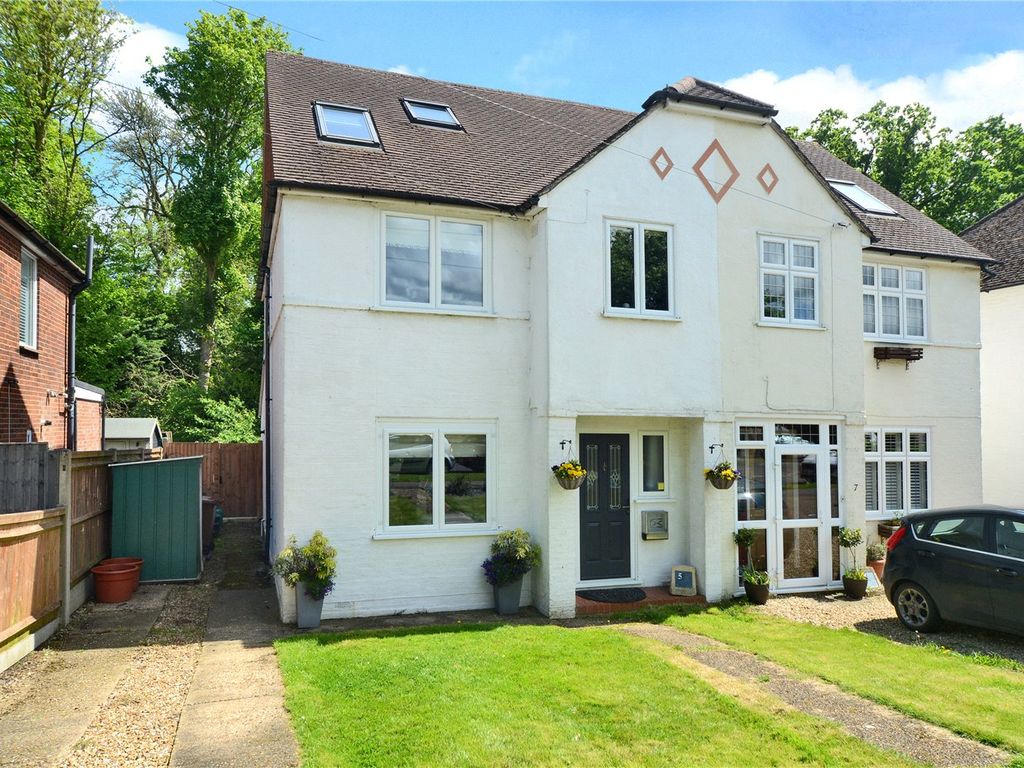 4 bed semidetached house for sale in Chipstead Way, Banstead, Surrey