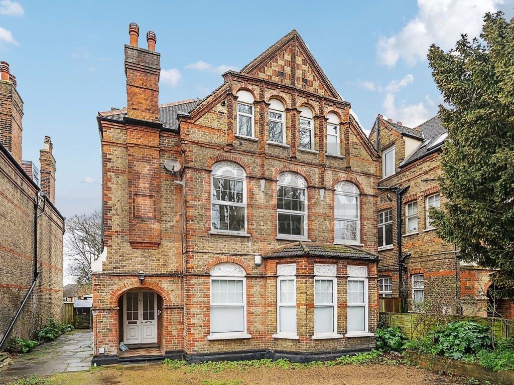 2 bed flat to rent in West Park, Mottingham SE9, £1,750 pcm Zoopla