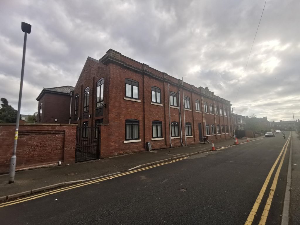 1 bed flat to rent in Springfield House, Springfield Street, Barnsley