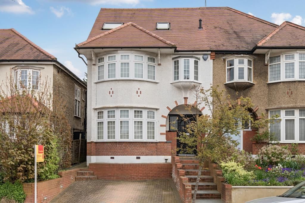 5 bed semidetached house for sale in Cavendish Avenue, Finchley N3