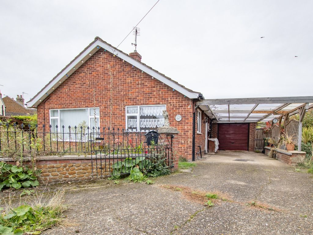 2 bed detached bungalow for sale in Collins Lane, Heacham, King's Lynn