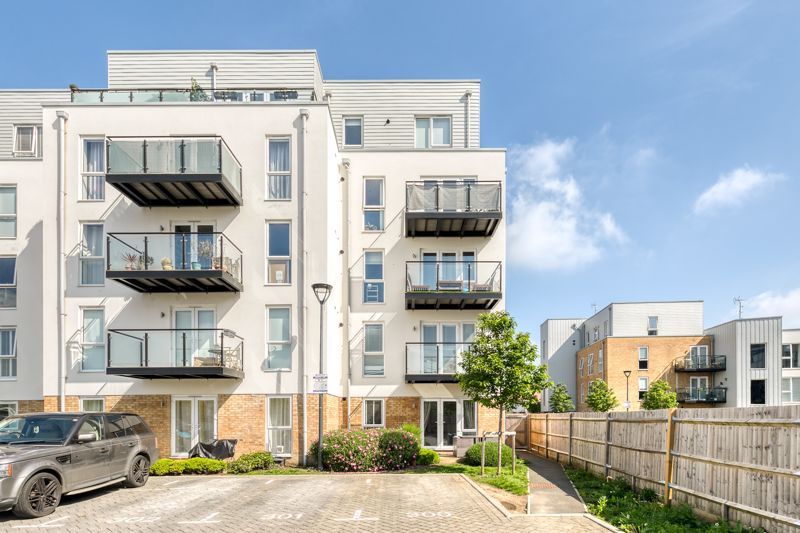 2 bed flat for sale in Hawker Drive, Addlestone KT15, £335,000 Zoopla