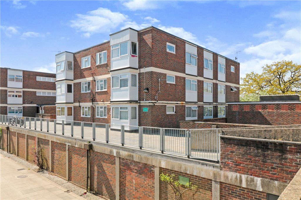 2 bed flat for sale in Bush Fair, Harlow, Essex CM18 Zoopla