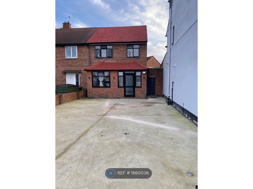 4 bed end terrace house to rent in Newlands Close, Southall, Hounslow