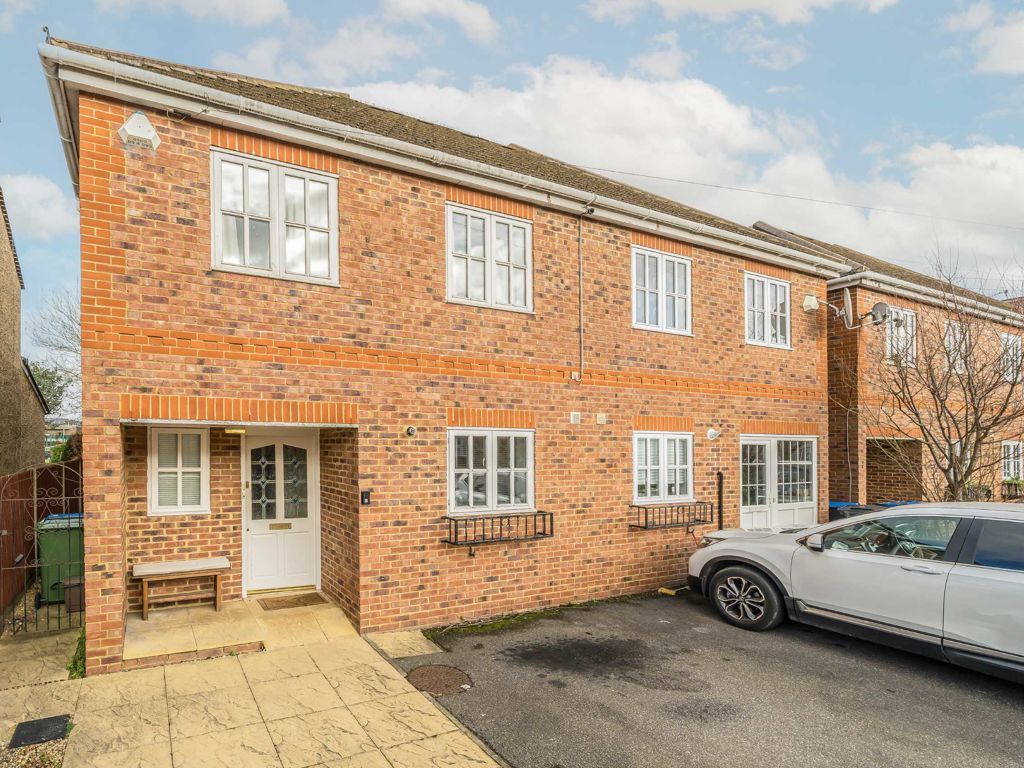 5 bed semidetached house for sale in Ravenscar Road, Surbiton KT6, £