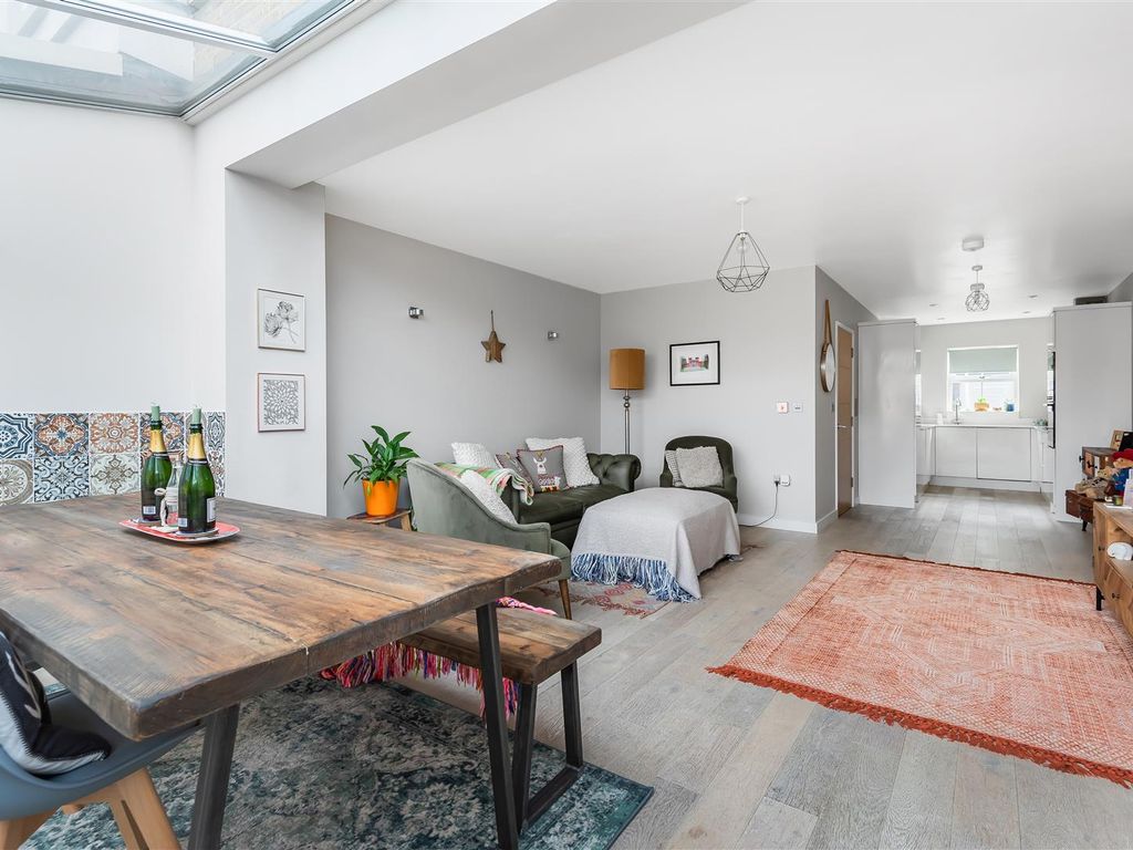 3 bed town house to rent in St. Leonards Road, Windsor SL4 Zoopla