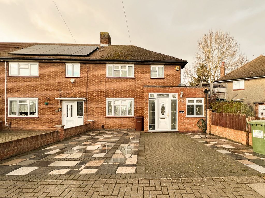 3 bed end terrace house for sale in Weald Lane, Harrow HA3 Zoopla