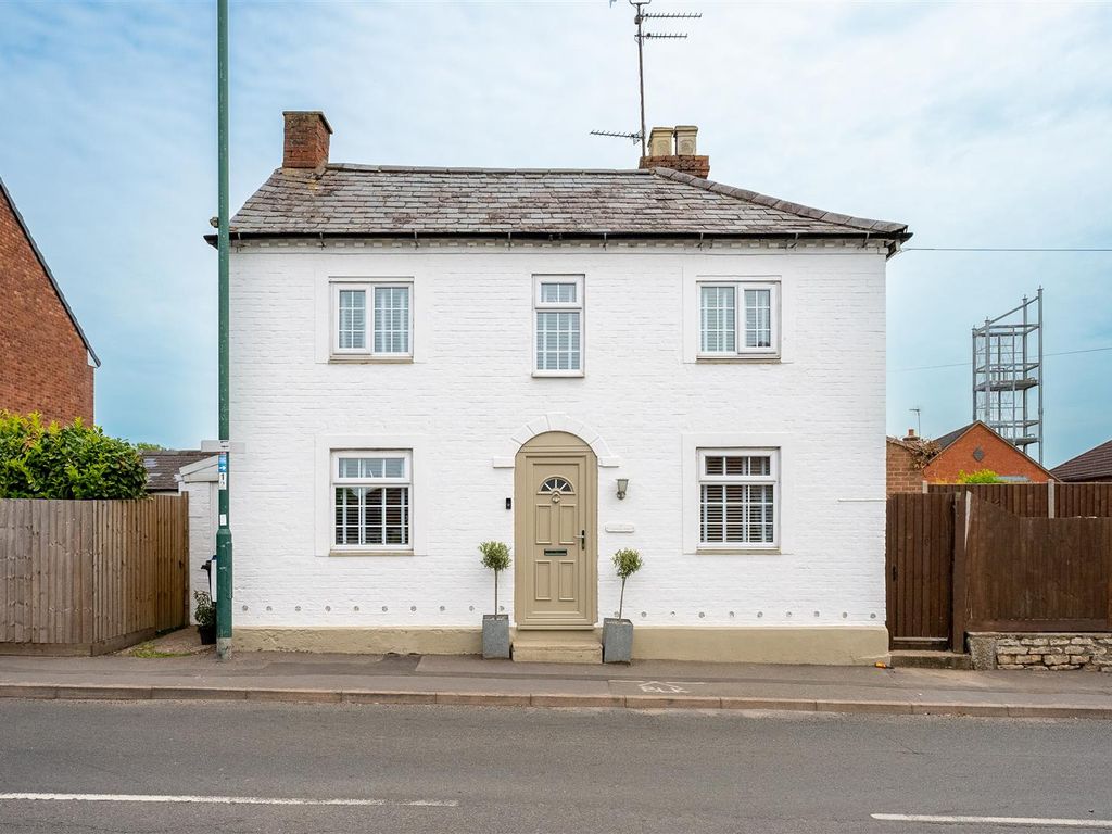 2 bed semidetached house for sale in Coventry Street, Southam CV47, £