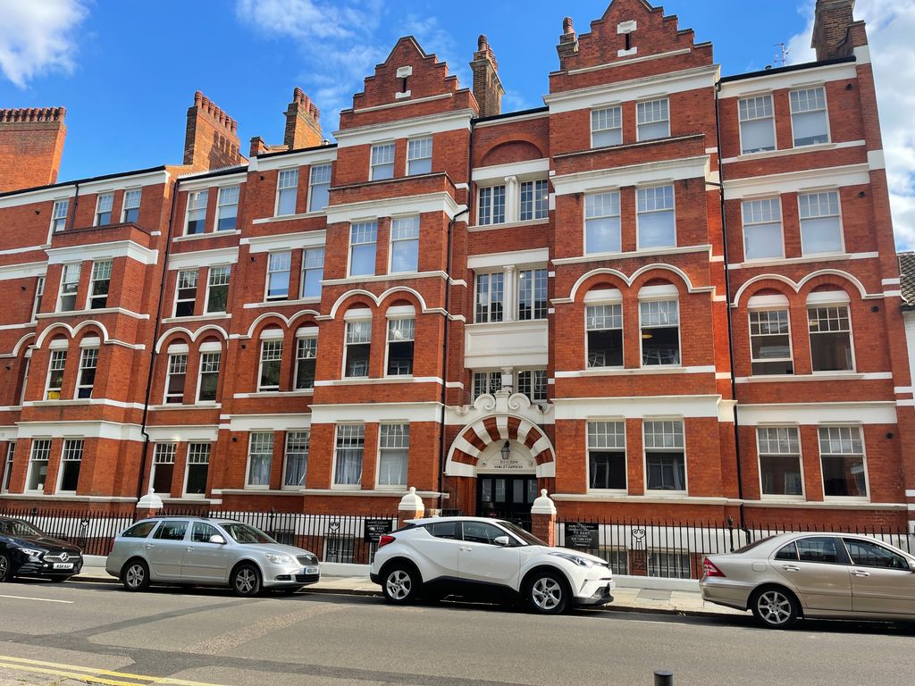 1 bed flat to rent in Hamlet Gardens, Hammersmith, London W6, £2,773