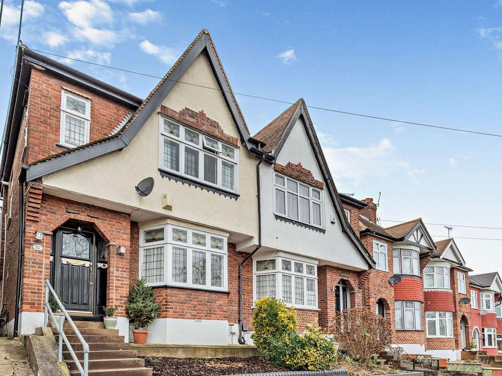 3 bed semidetached house for sale in Brunswick Park Road, London N11
