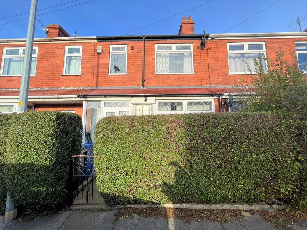3 bed terraced house for sale in Spring Bank, Grimsby, Lincolnshire