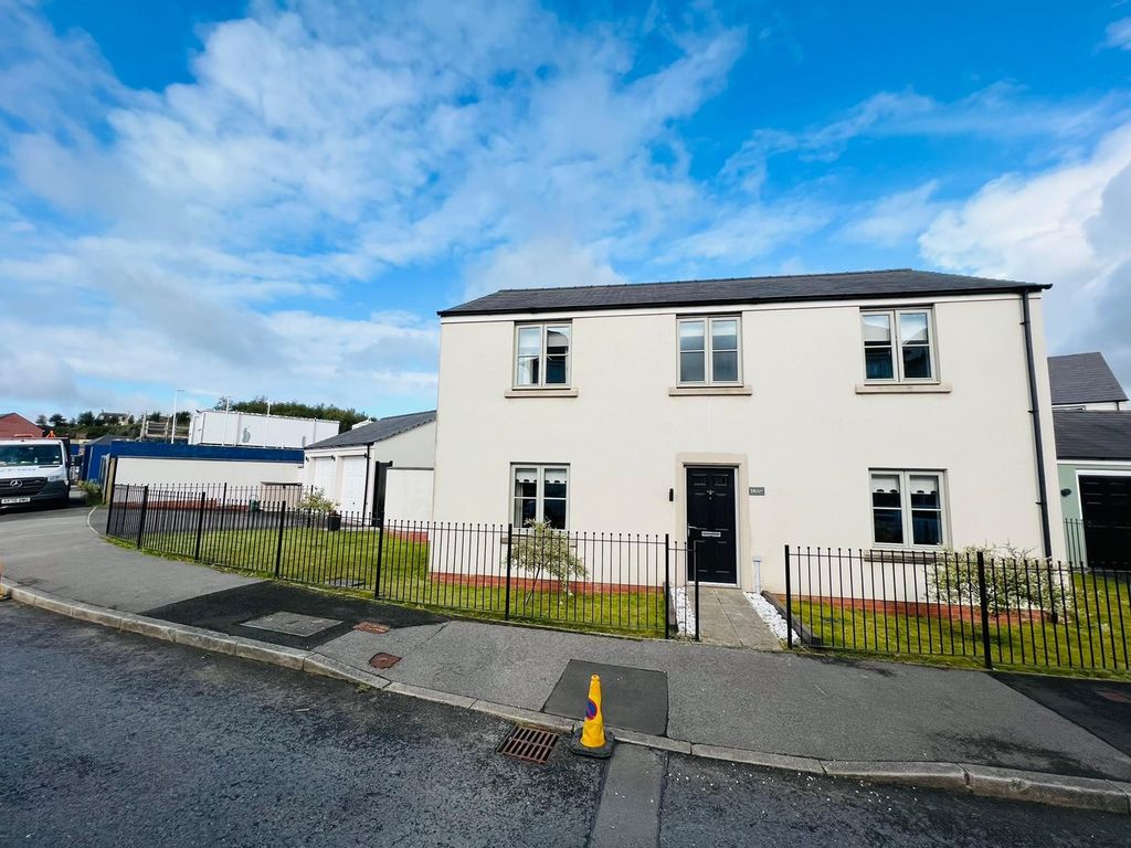 4 bed detached house for sale in Green, Llandarcy, Neath