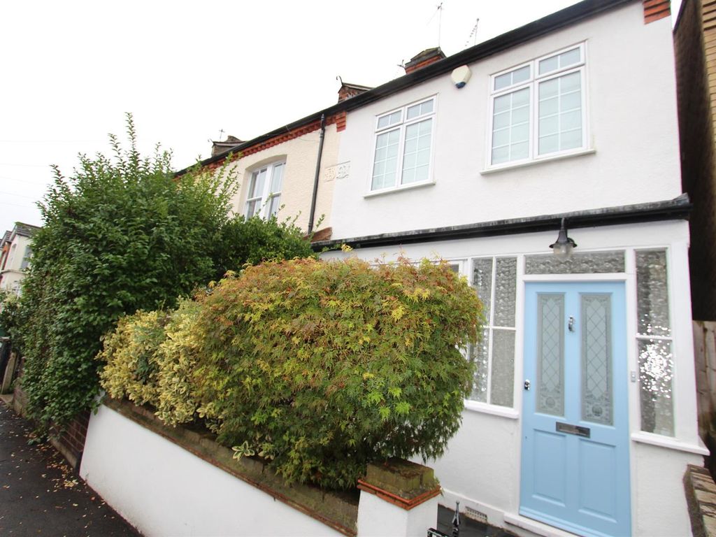 2 bed end terrace house for sale in Stanley Road, London E4, £575,000