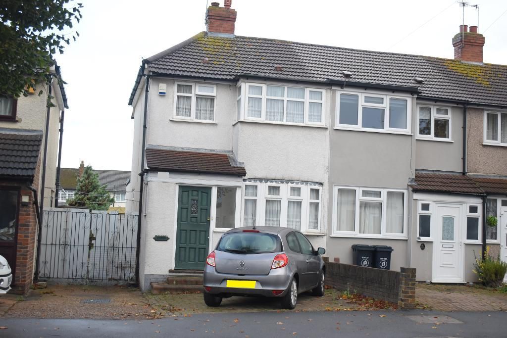 2 bed end terrace house for sale in Elm Park Avenue, Elm Park, Essex