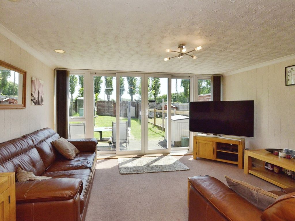 3 bed terraced house for sale in Brora Close, Bletchley, Milton Keynes