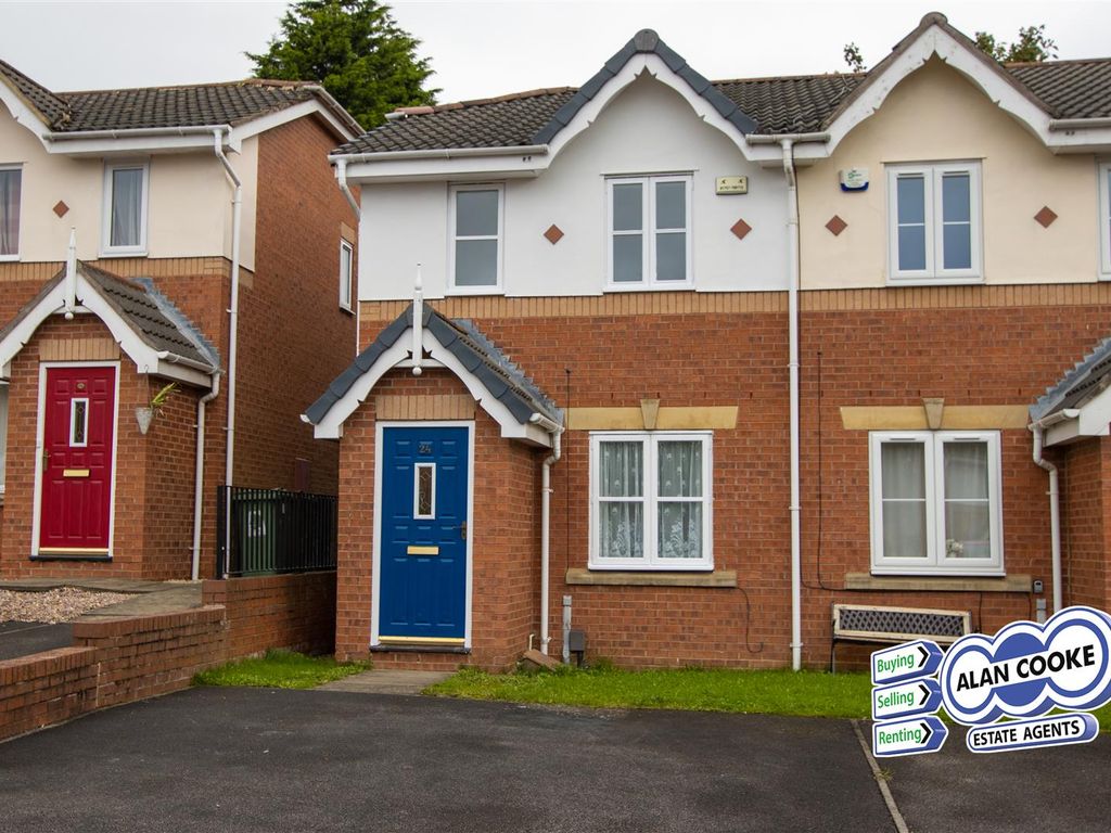 2 bed town house to rent in Stonelea Court, Meanwood, Leeds LS7, £1,100