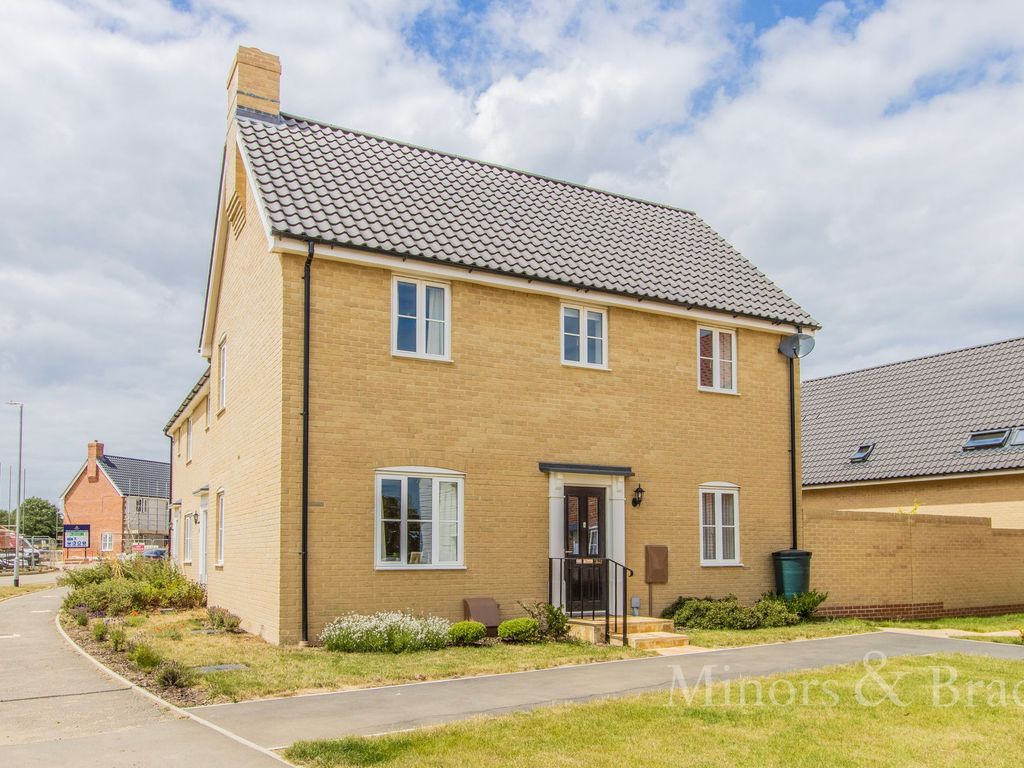 3 bed detached house for sale in Butterfly Drive, Beccles NR34, £