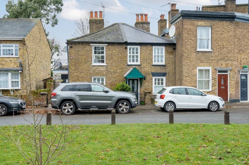 2 bed terraced house for sale in StainesUponThames, Stanwell Village