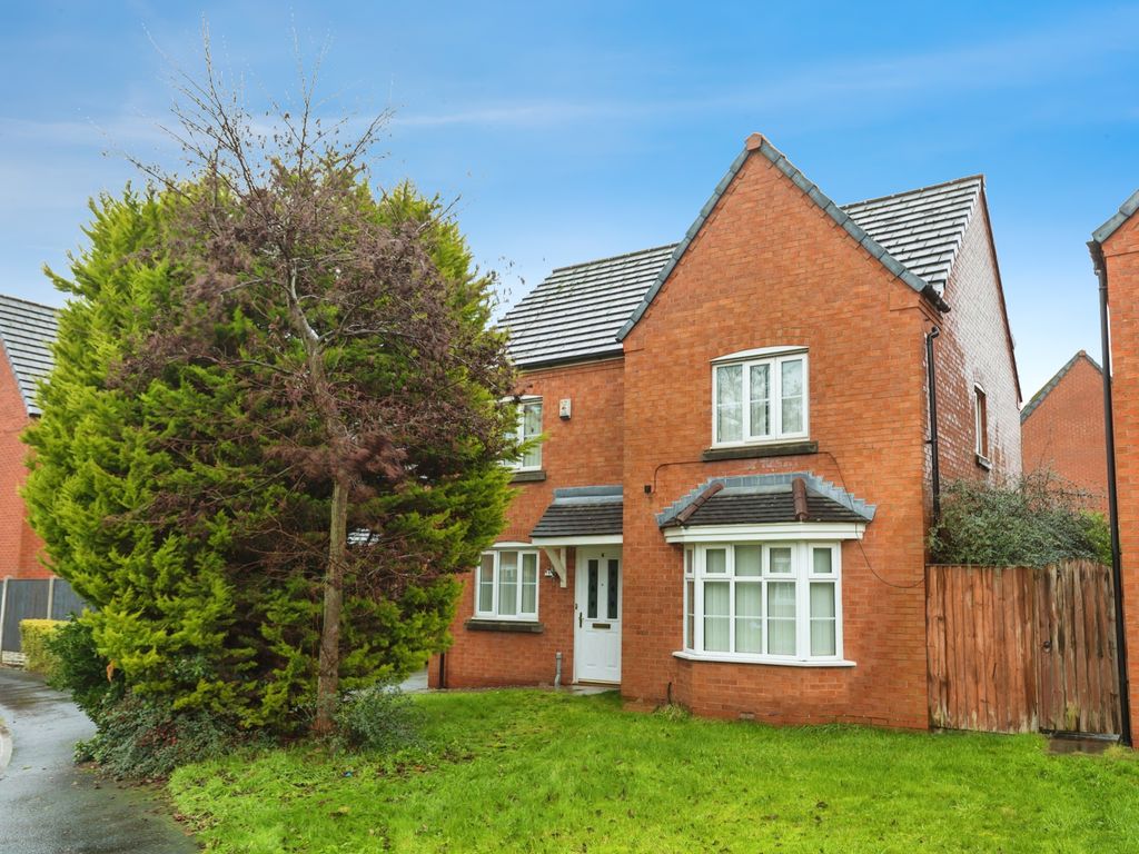 4 bed detached house for sale in Devonshire Close, Wigan WN3, £275,000