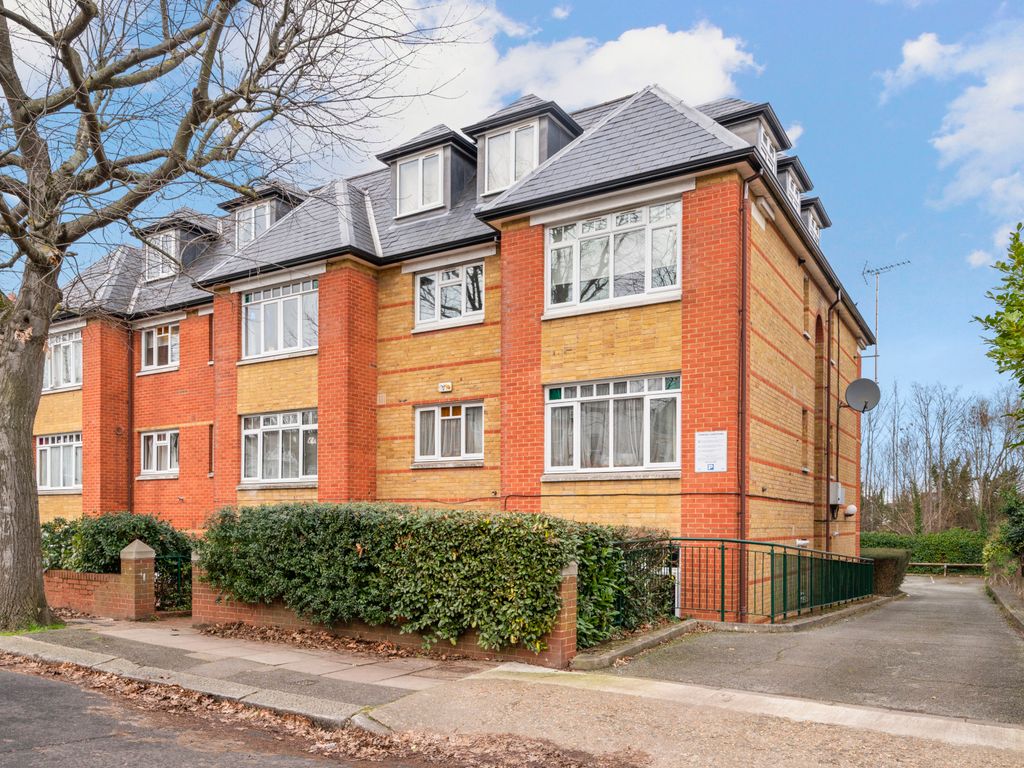 1 bed flat to rent in Vanfame Court, 138 Dukes Avenue, New Malden KT3