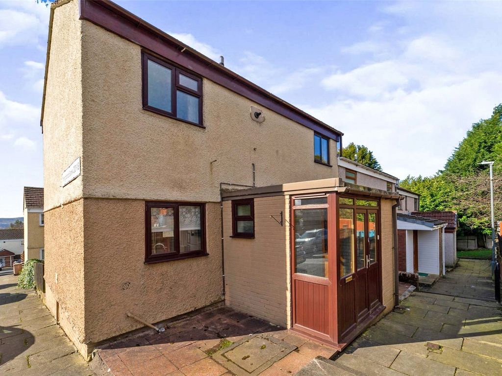 3 bed end terrace house for sale in Chingford Bank, Burnley, Lancashire