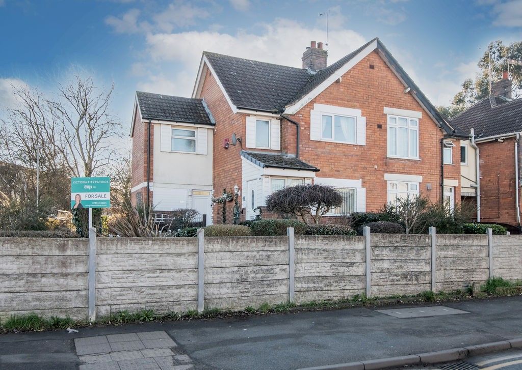 3 bed semidetached house for sale in Hewell Road, Redditch B97 Zoopla