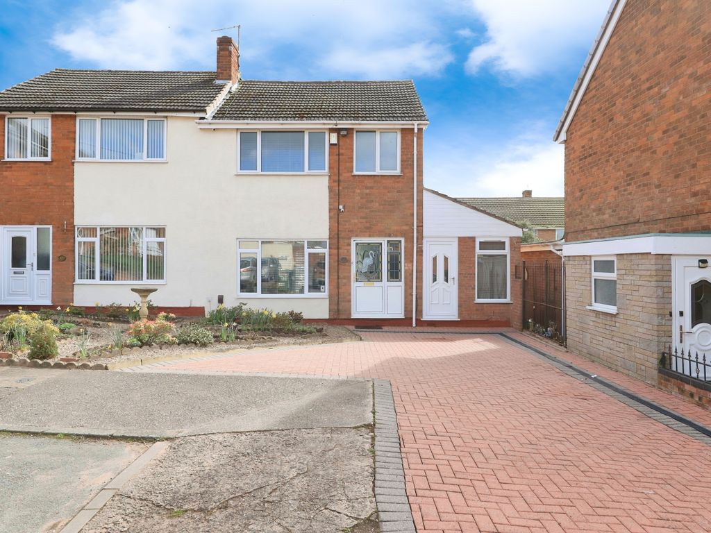 4 bed semidetached house for sale in Appletree Grove, Wolverhampton