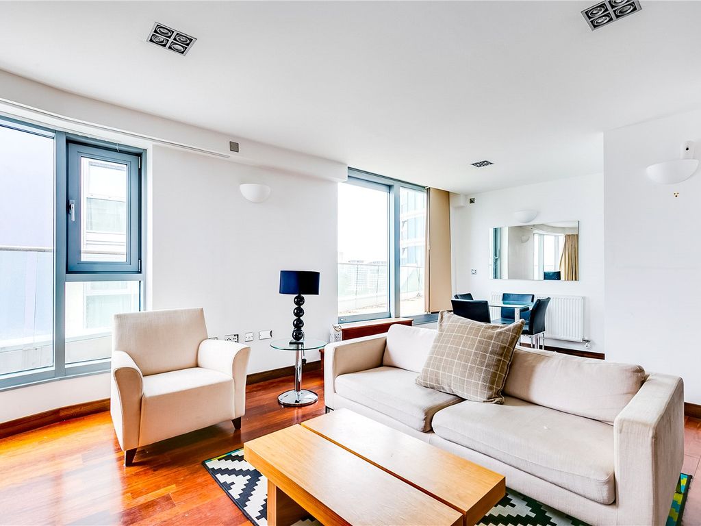 2 bed flat to rent in Orbis Wharf, Bridges Court Road SW11, £3,200 pcm