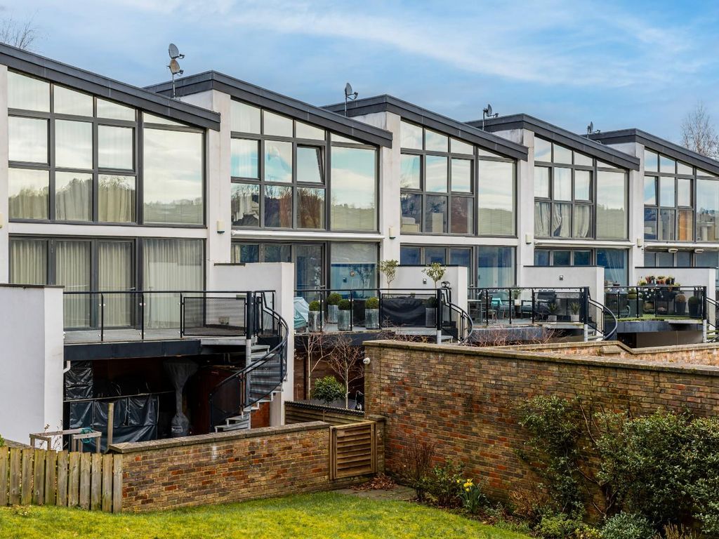 4 bed terraced house for sale in The Gardens, Axwell Park, BlaydonOn