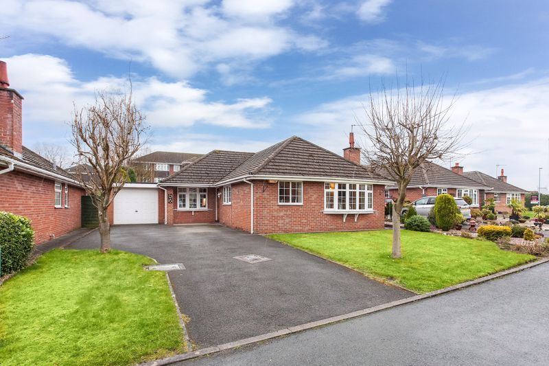 3 bed detached bungalow for sale in Blackshaw Close, Mossley, Congleton