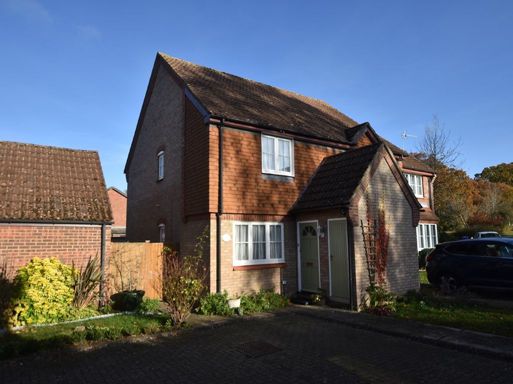 2 bed end terrace house to rent in Savory Walk, Foxley Fields, Binfield