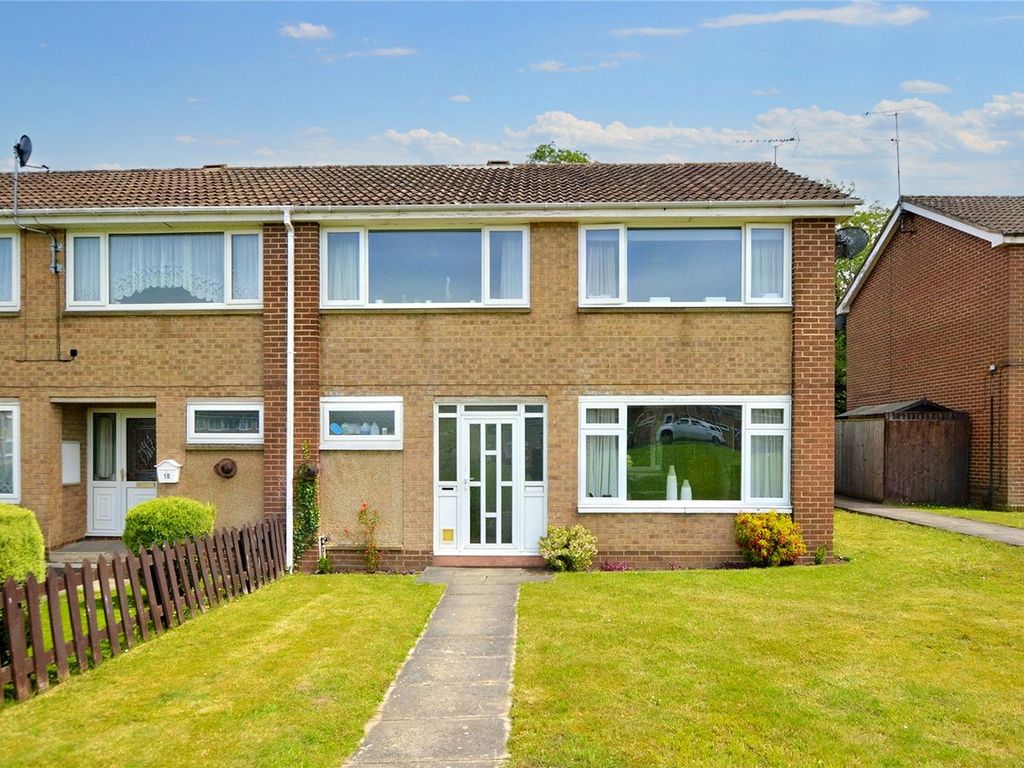 3 bed terraced house for sale in Law Close, Wetherby, West Yorkshire