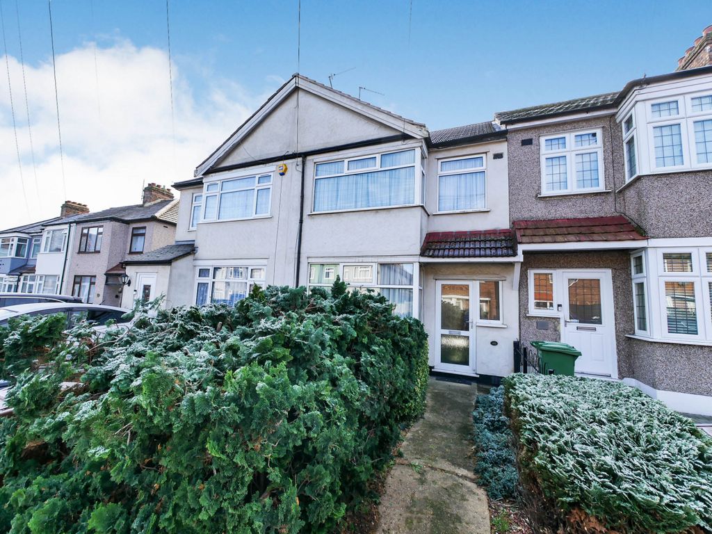 3 bed terraced house for sale in Lawrence Crescent, Dagenham RM10 Zoopla