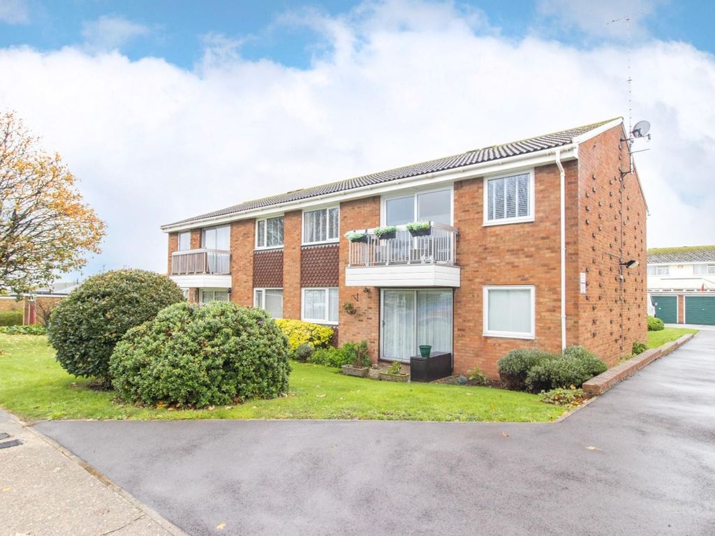 2 bed property for sale in Princess Margaret Avenue, Lyngate Court