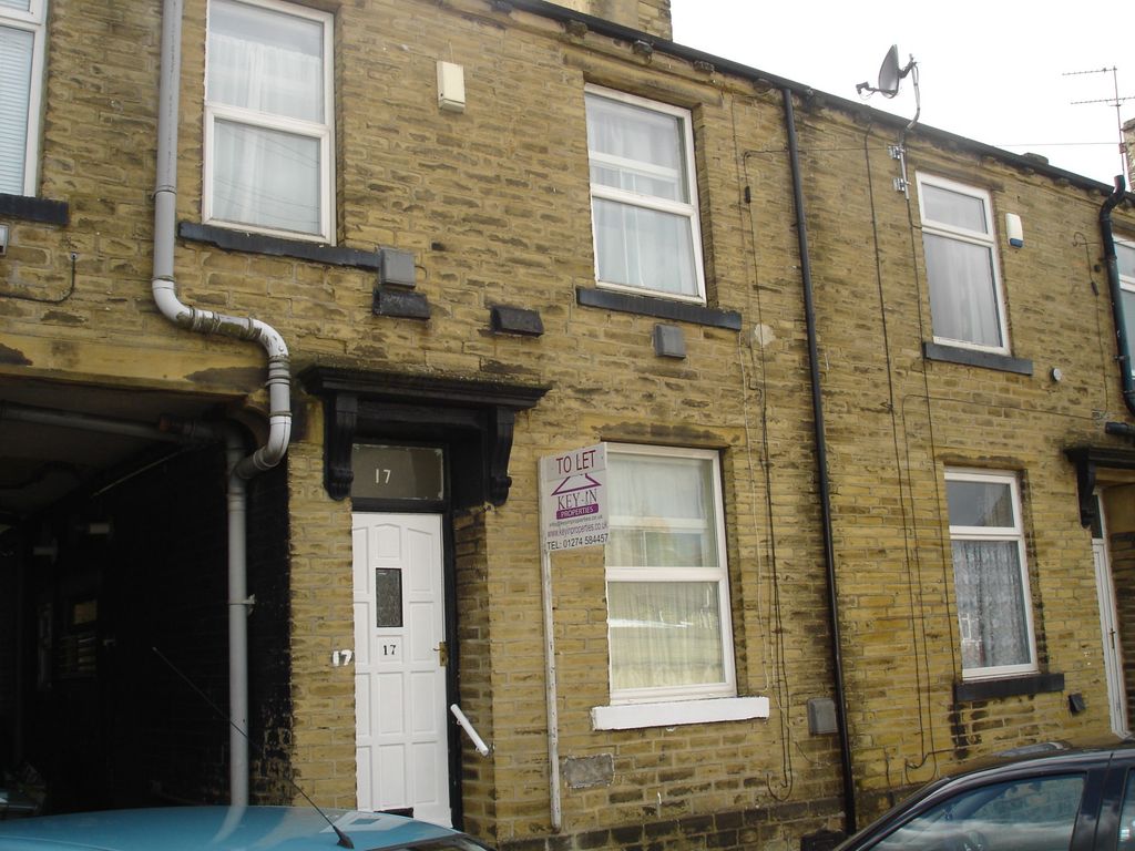 2 bed terraced house to rent in Chellow St, Bradford BD5 Zoopla