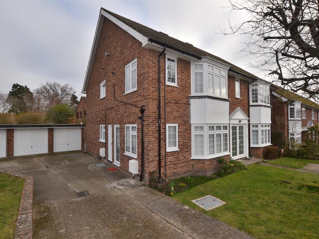 1 bed flat to rent in Cranbrook Court, Fleet GU51 Zoopla