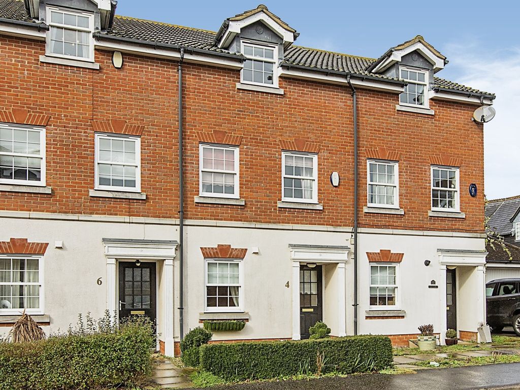 3 bed town house for sale in Orchard Way, Lower Cambourne, Cambridge