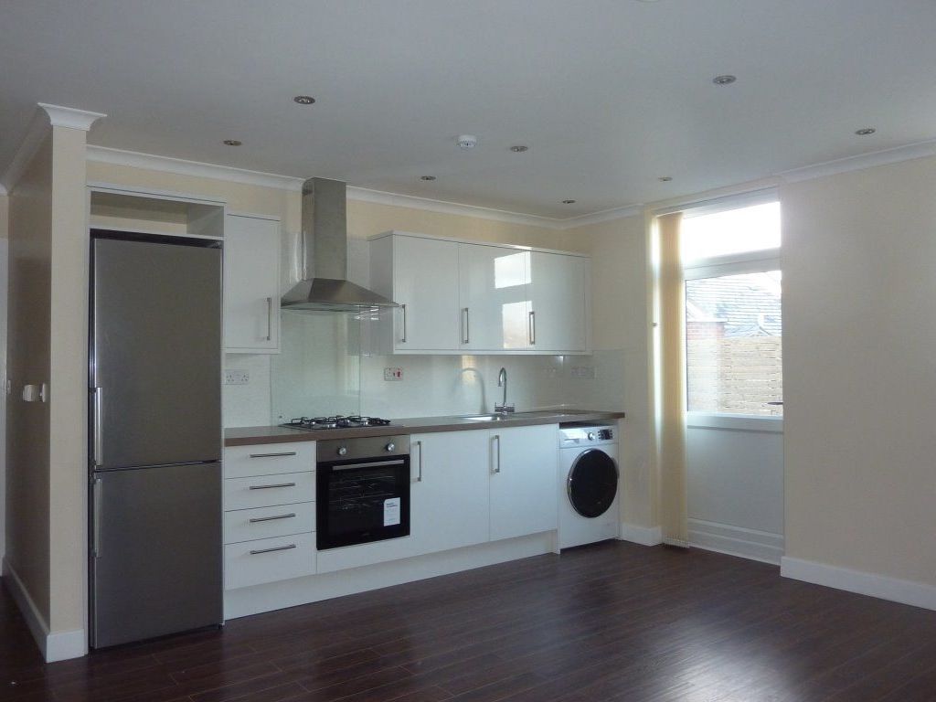 1 bed flat to rent in Romford Road, London E12 Zoopla