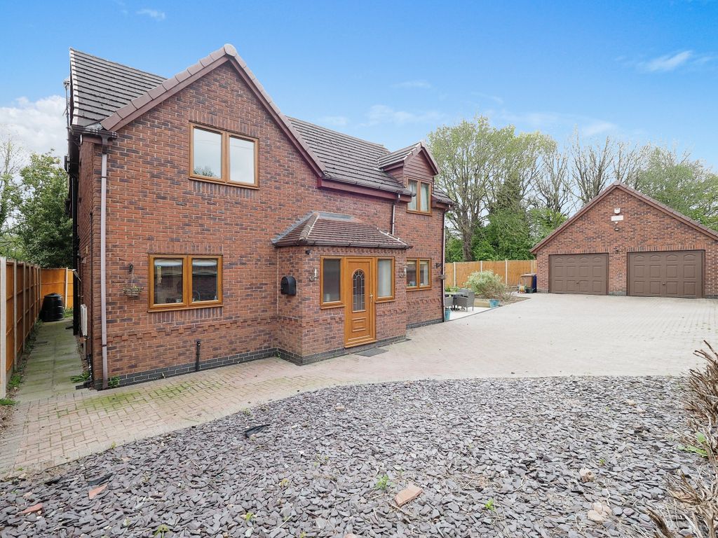 4 bed detached house for sale in Park Drive, Sandiacre, Nottingham