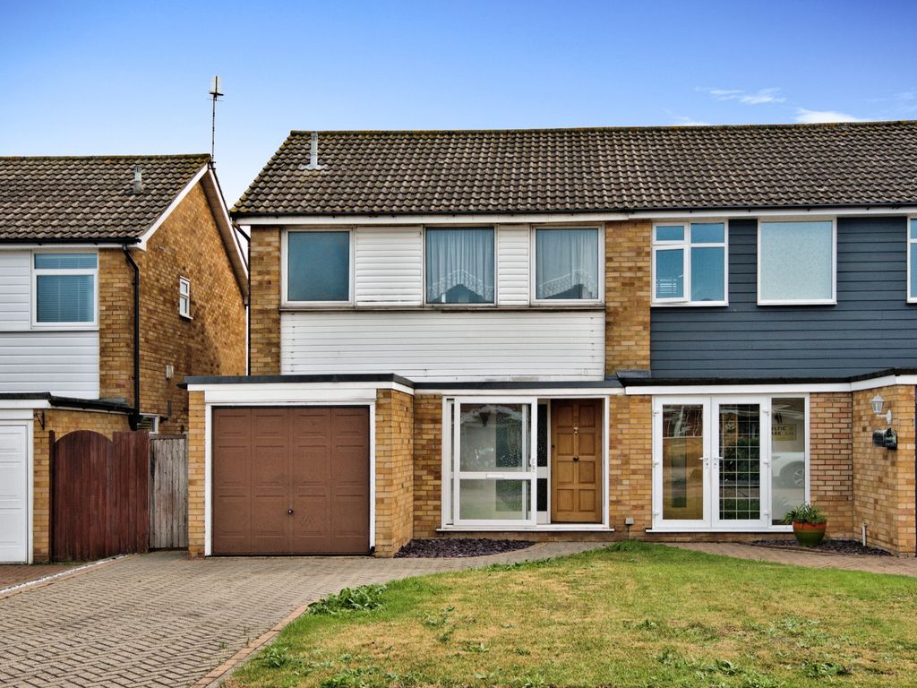 3 bed semidetached house for sale in Lee Lotts, Great Wakering, SouthendOnSea, Essex SS3, £
