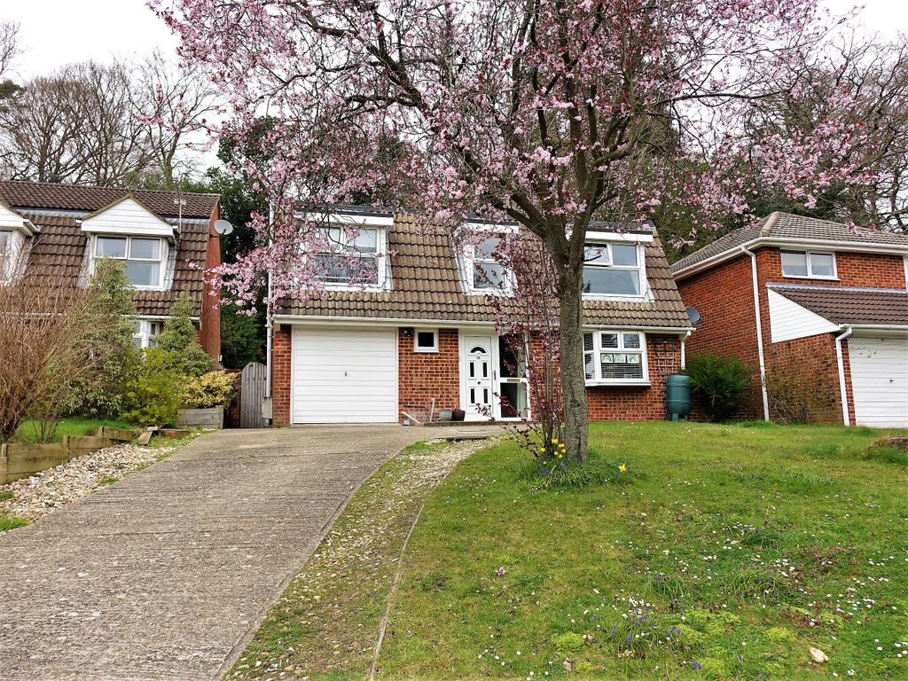 4 bed detached house for sale in Belvedere Road, Dibden Purlieu