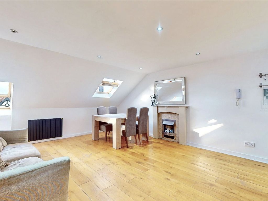 1 bed flat to rent in Berkhamsted Avenue, Wembley HA9, £1,450 pcm Zoopla