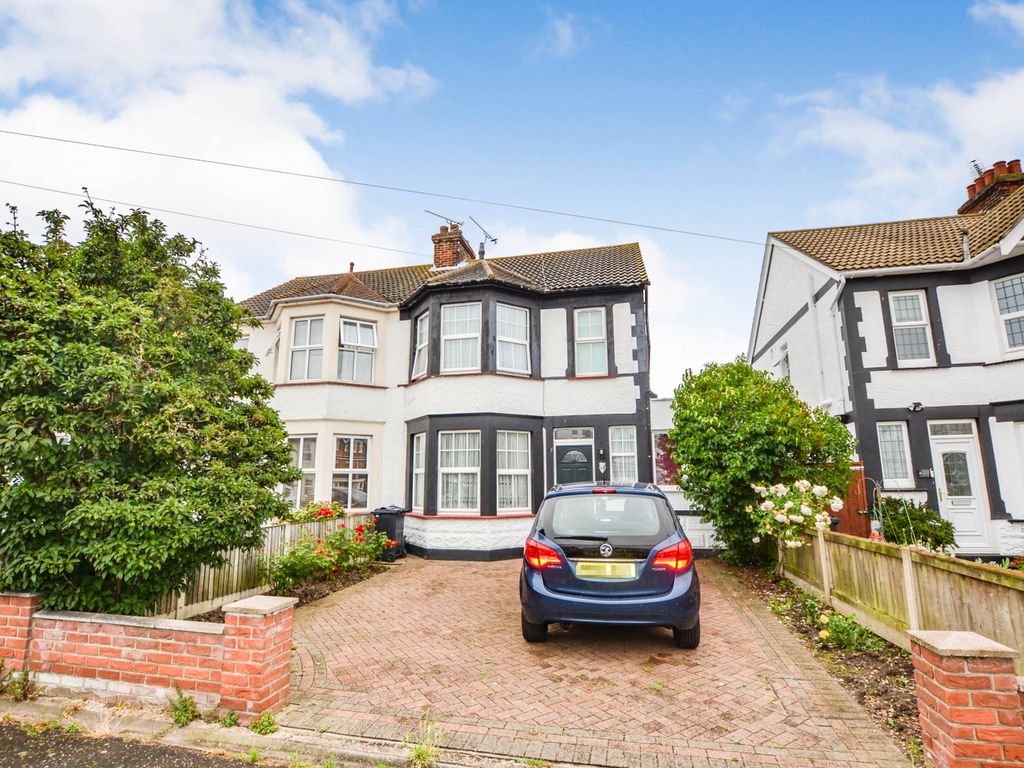 3 bed semidetached house for sale in Hayes Road, ClactonOnSea CO15